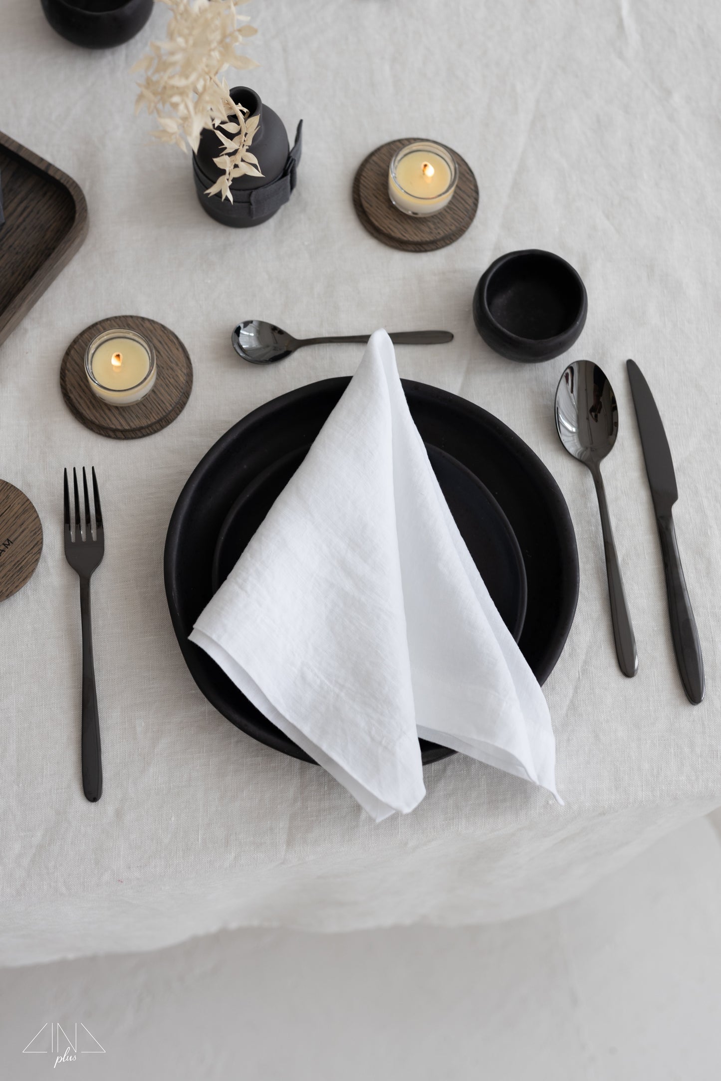 100 Linen Napkins in Blue Avio