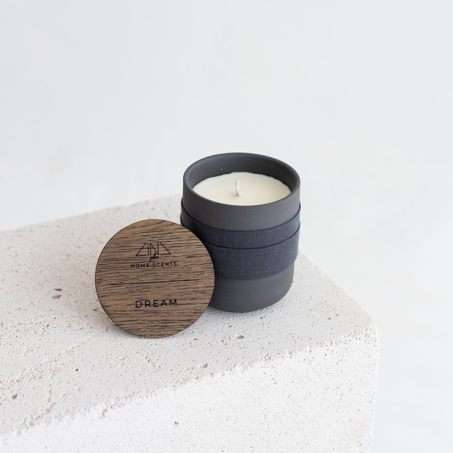 Black Scented Candle with Oak Lid