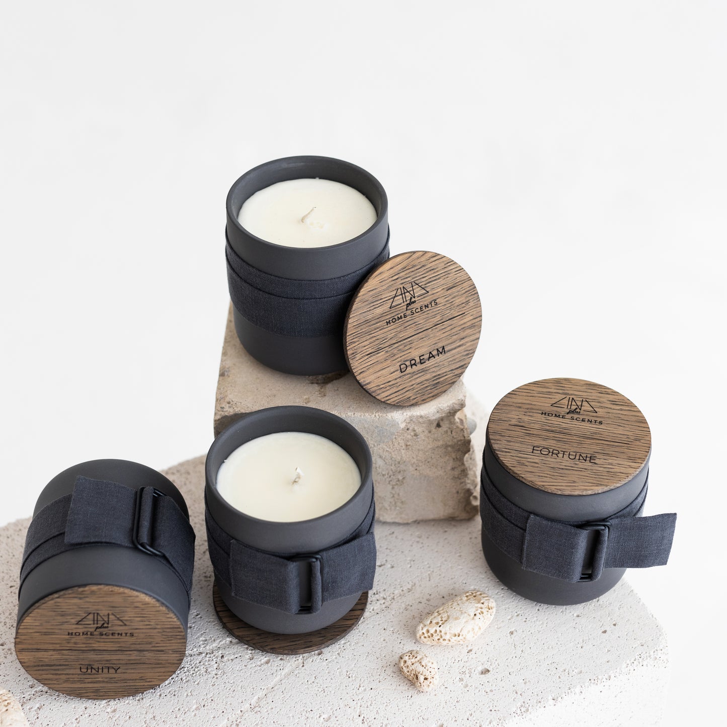 Black Scented Candle with Oak Lid