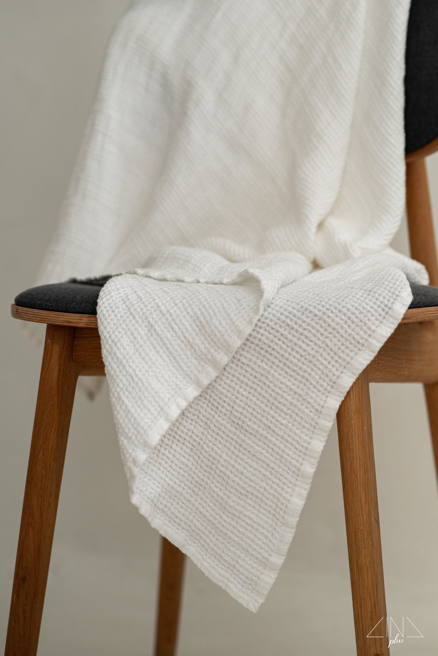 Linen Waffle Blanket with Seams