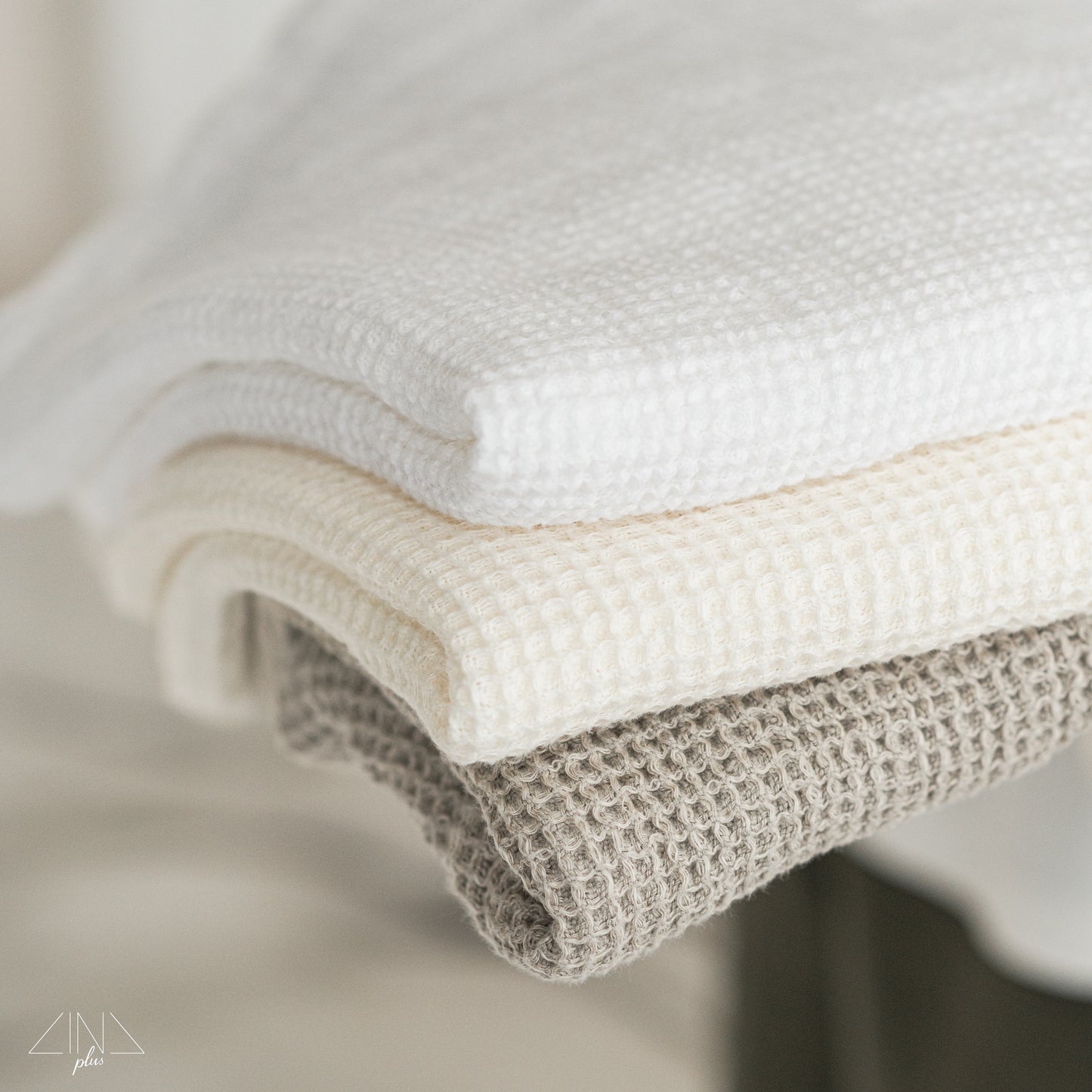 Linen Waffle Blanket with Seams
