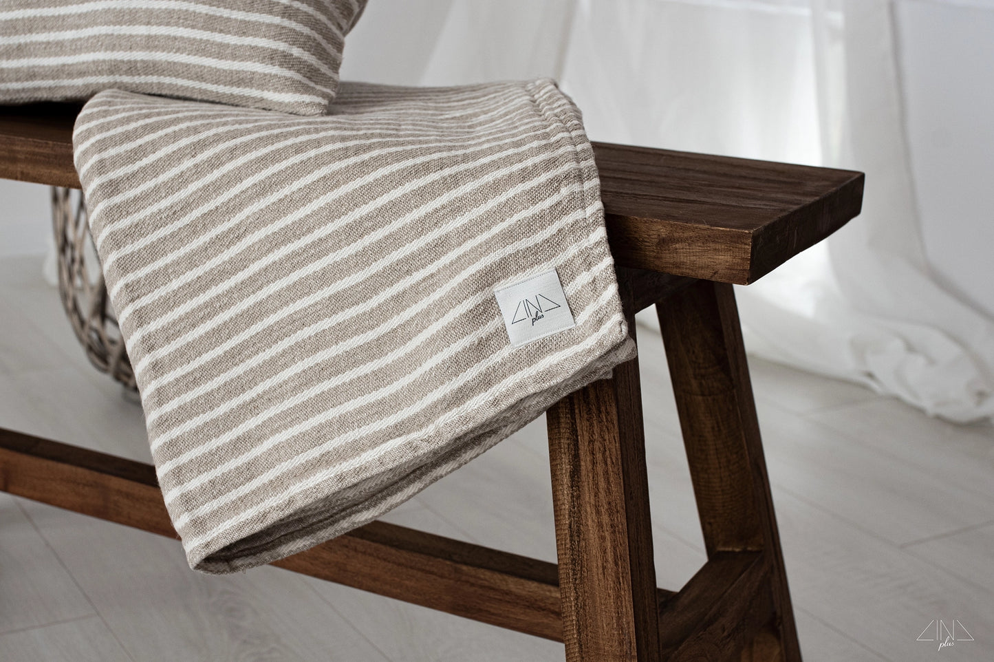 SIMPLIN Twill Linen Throw in STRIPES