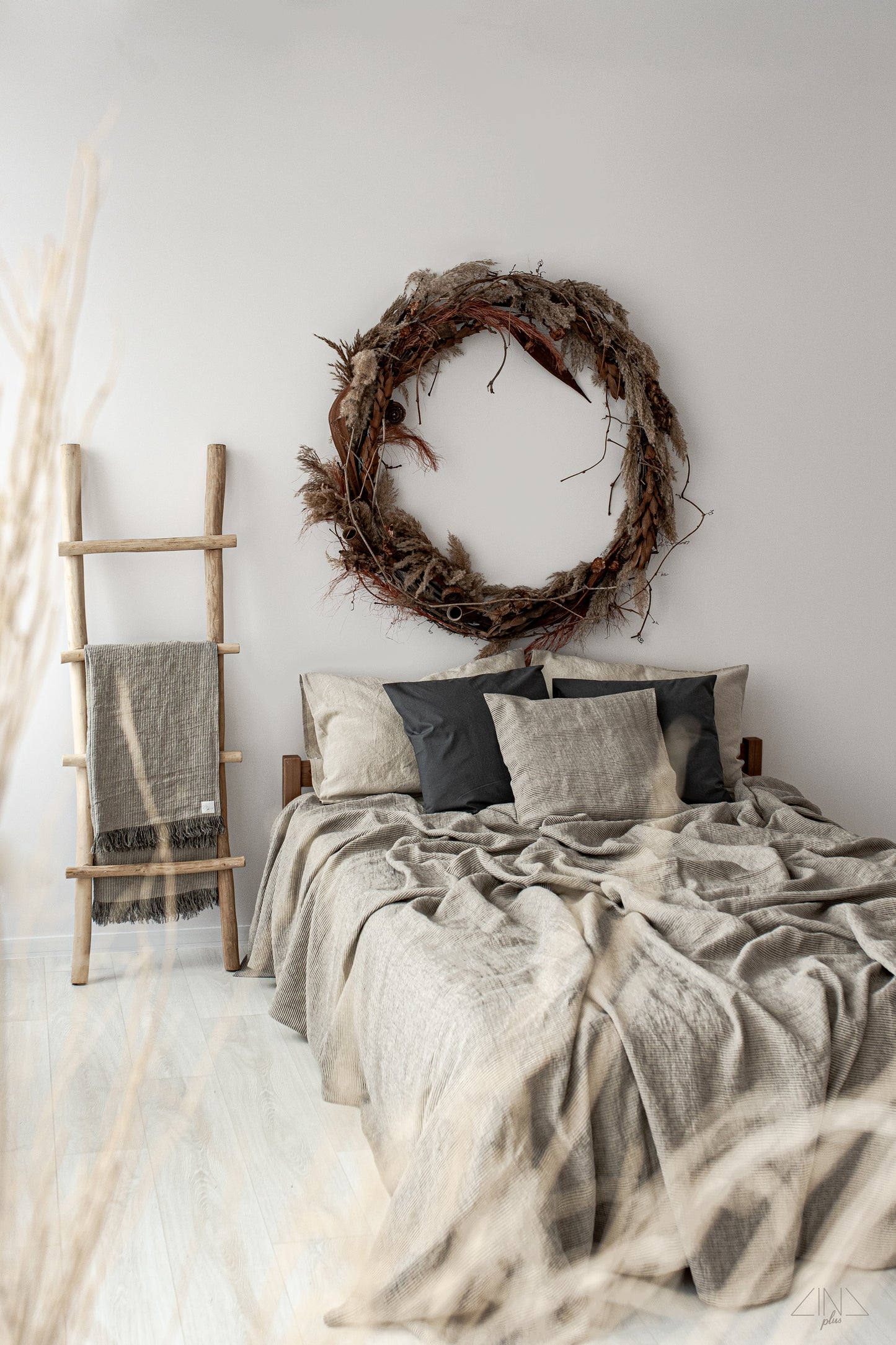 SIMPLIN Lightweight Linen Bedspread in STRIPES