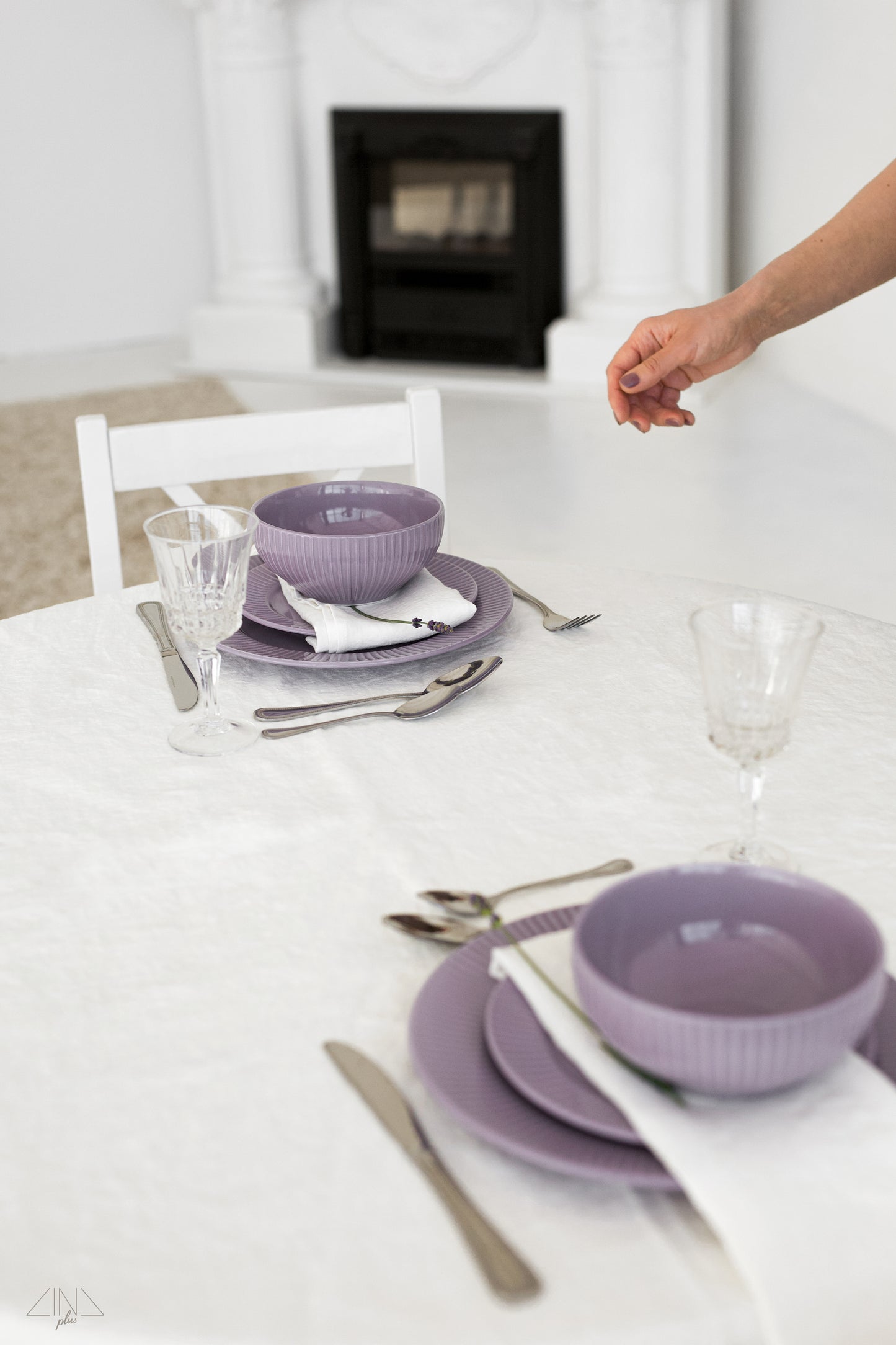 Linen Tablecloth & Napkins in NEUTRAL
