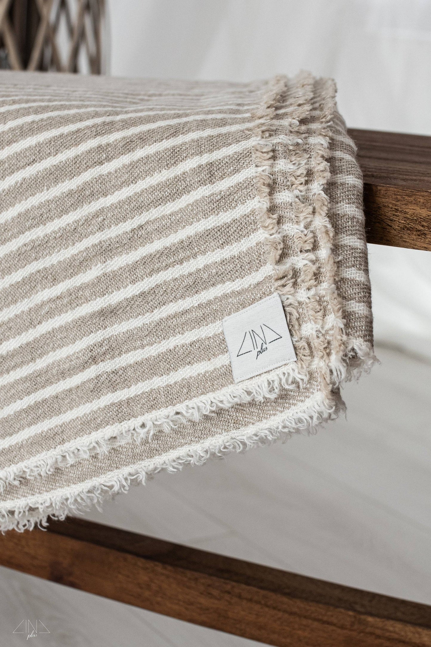 RAWEDGIA Twill Linen Throw in STRIPES