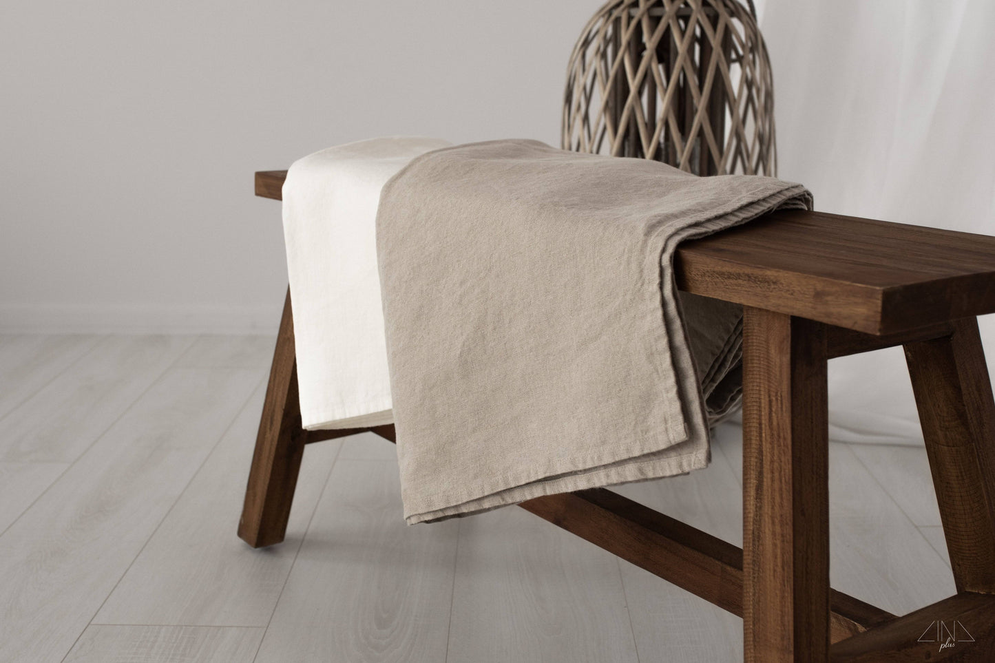 SIMPLIN Linen Throw