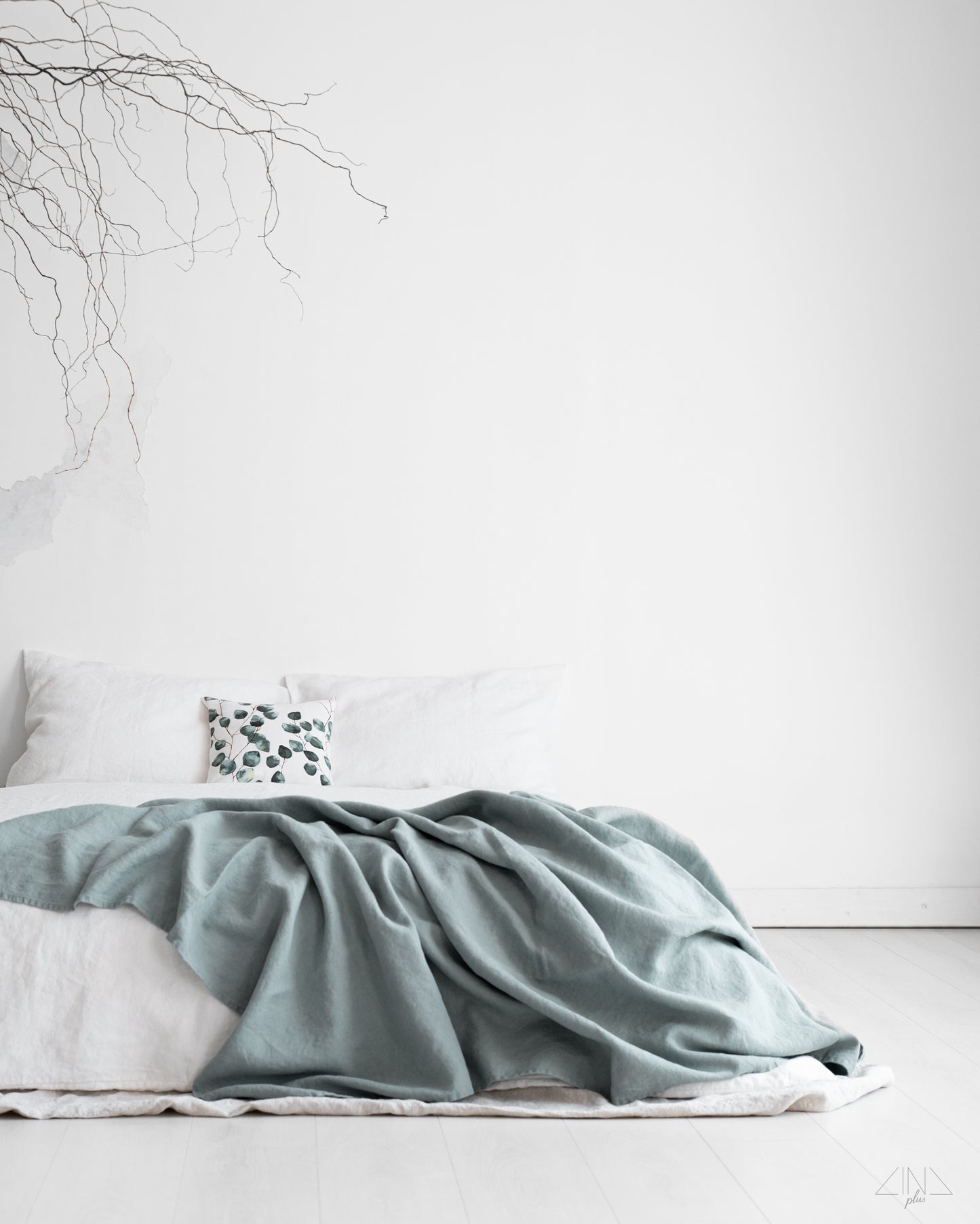SIMPLIN Super Heavy Linen Bedspread in COLOR