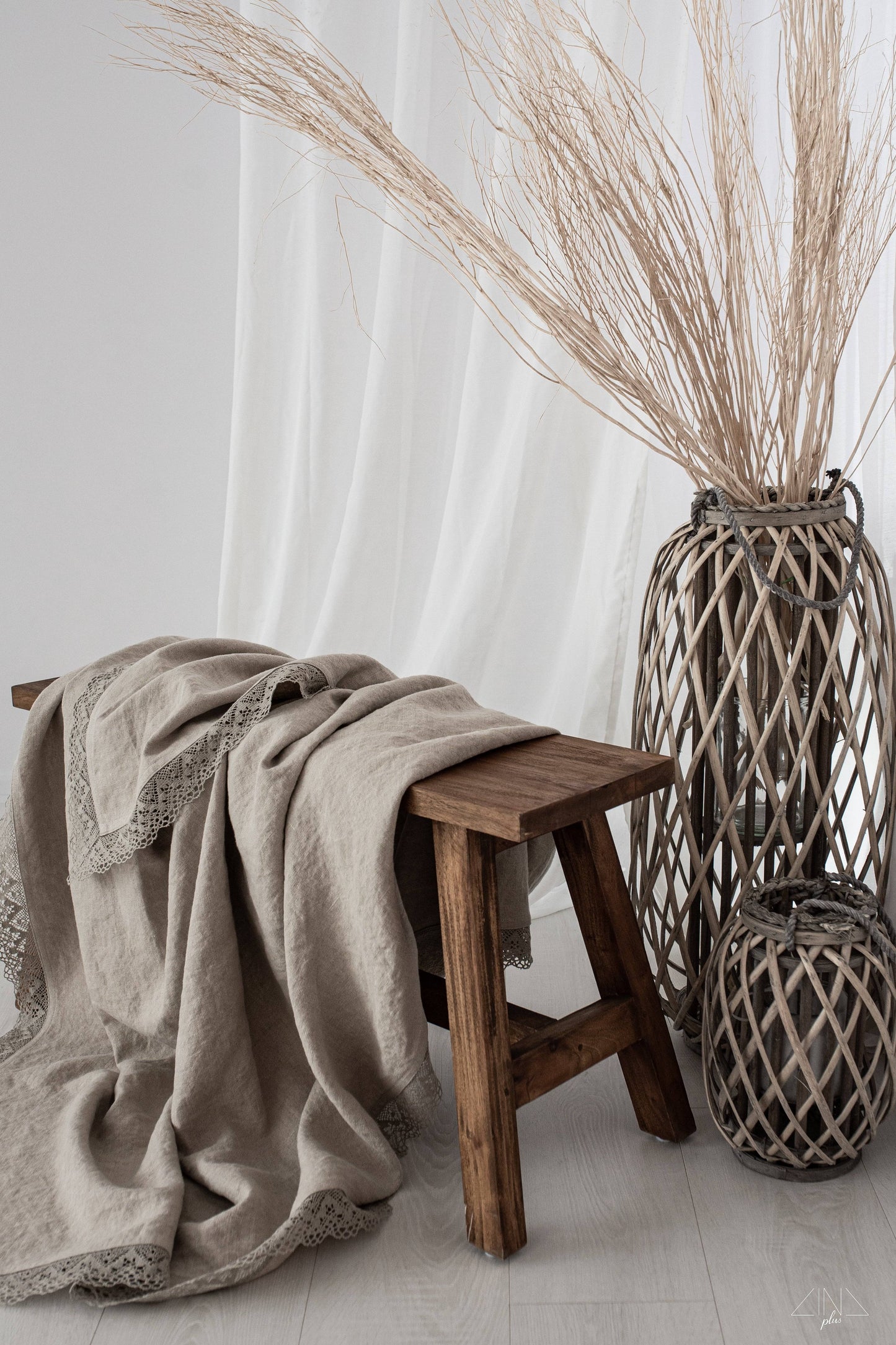 TRIMLEA Super Heavy Linen Throw in NEUTRAL