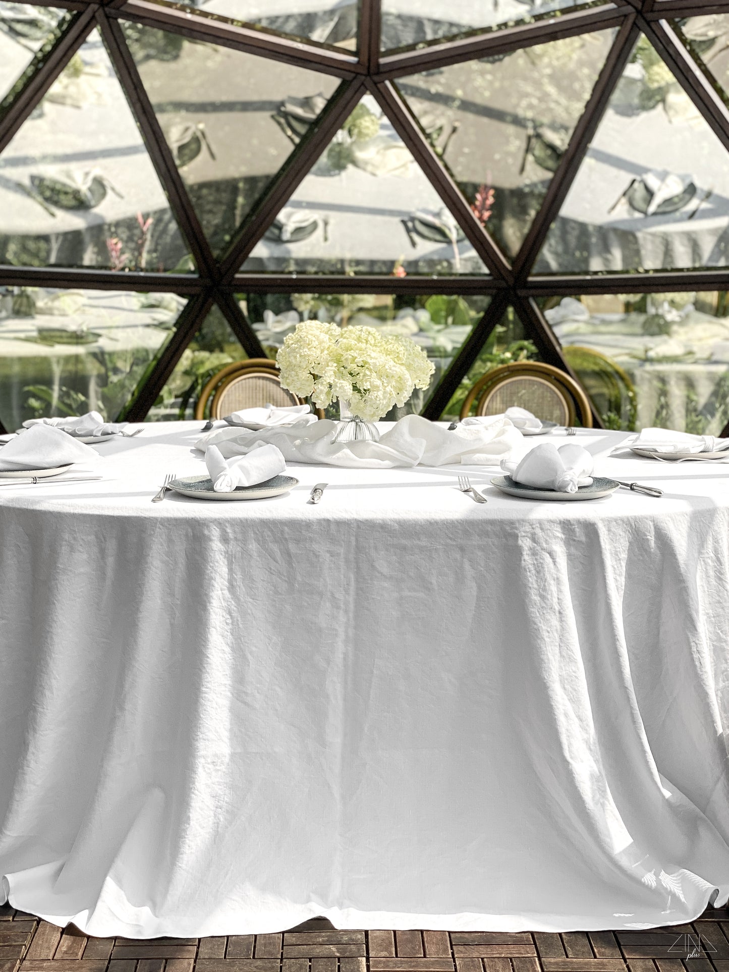 Restaurant Tablecloth in WHITE