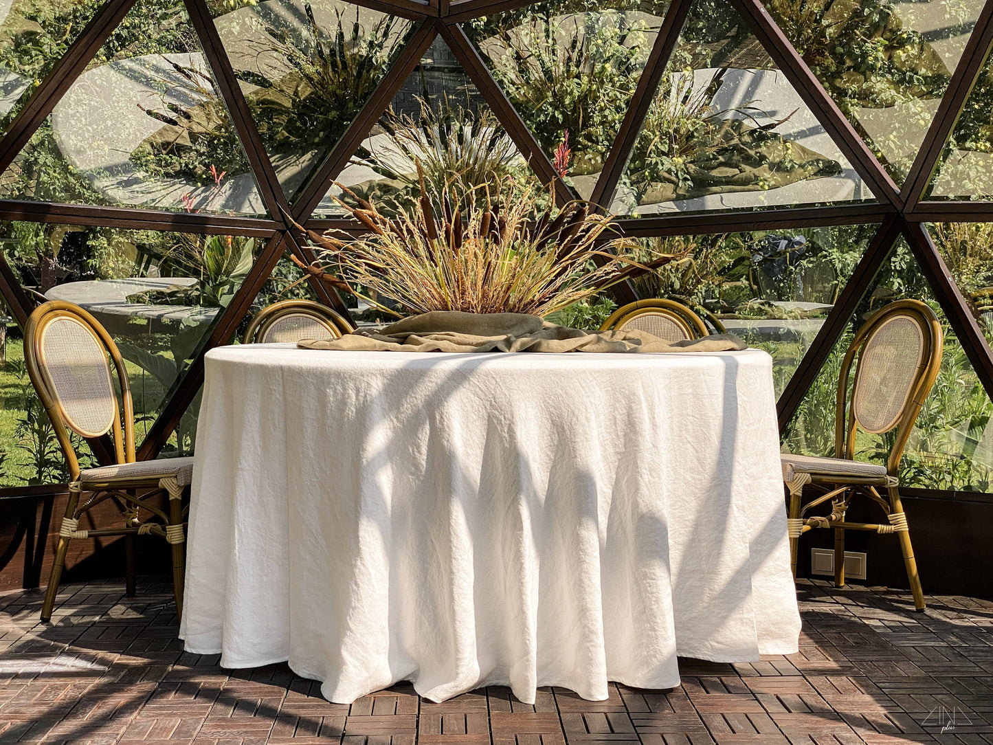 Round Heavy Linen Tablecloth in NEUTRAL