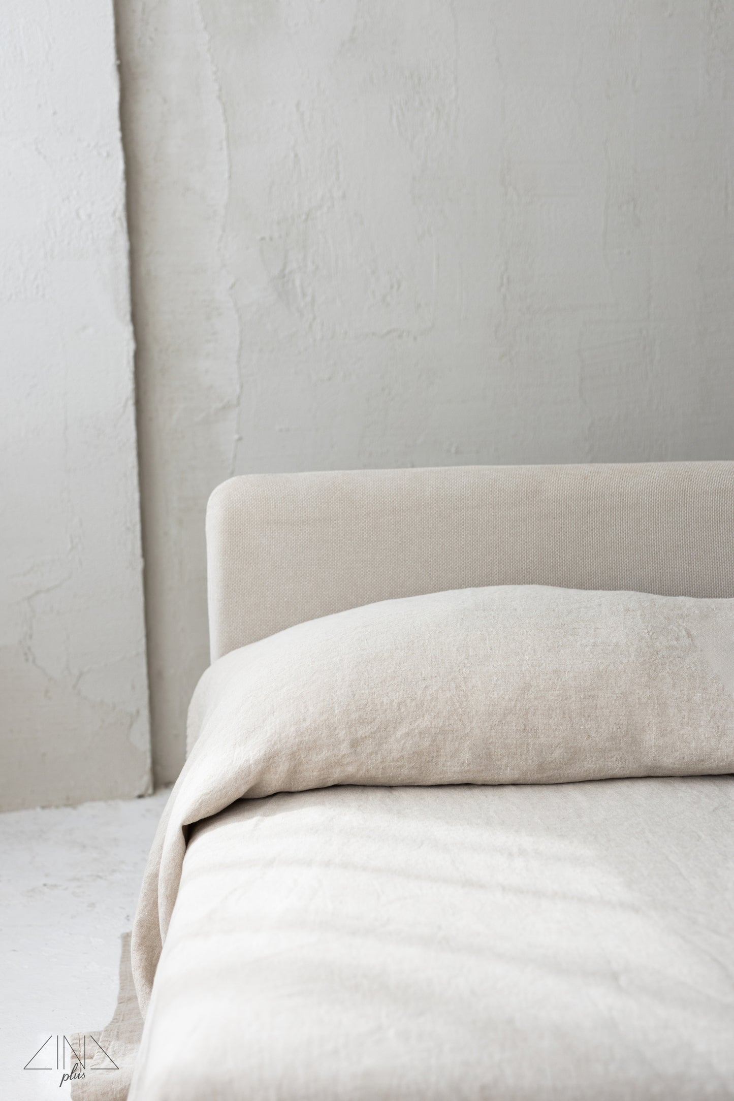 Oversized Heavy Linen Bedspread in NEUTRAL