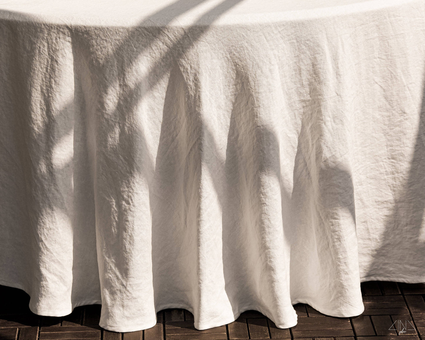 Round Heavy Linen Tablecloth in NEUTRAL