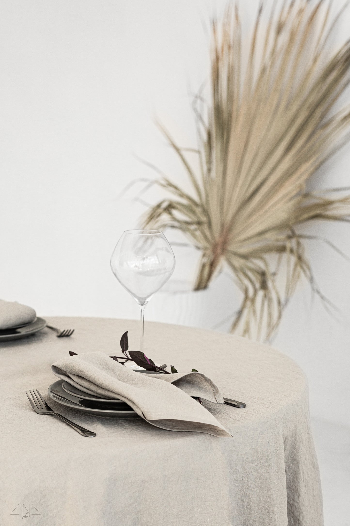 Linen Tablecloth & Napkins in NEUTRAL