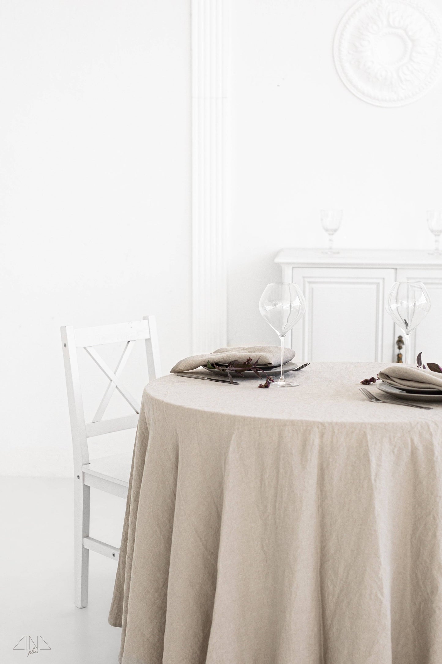 Round Linen Tablecloth in NEUTRAL