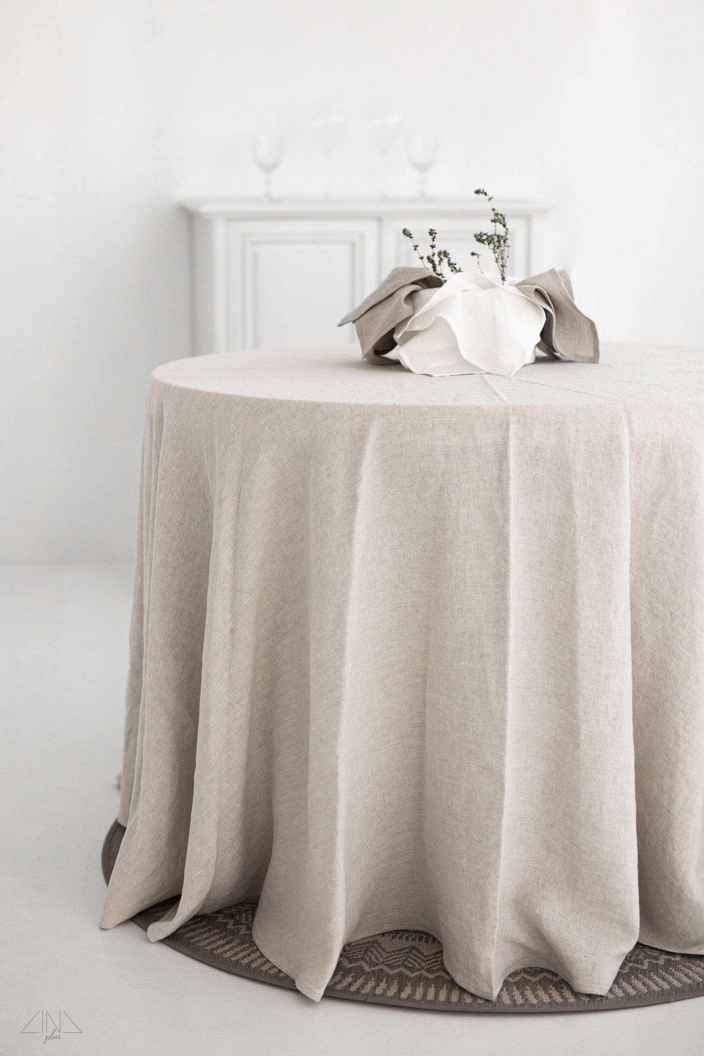 Round Linen Tablecloth in NEUTRAL