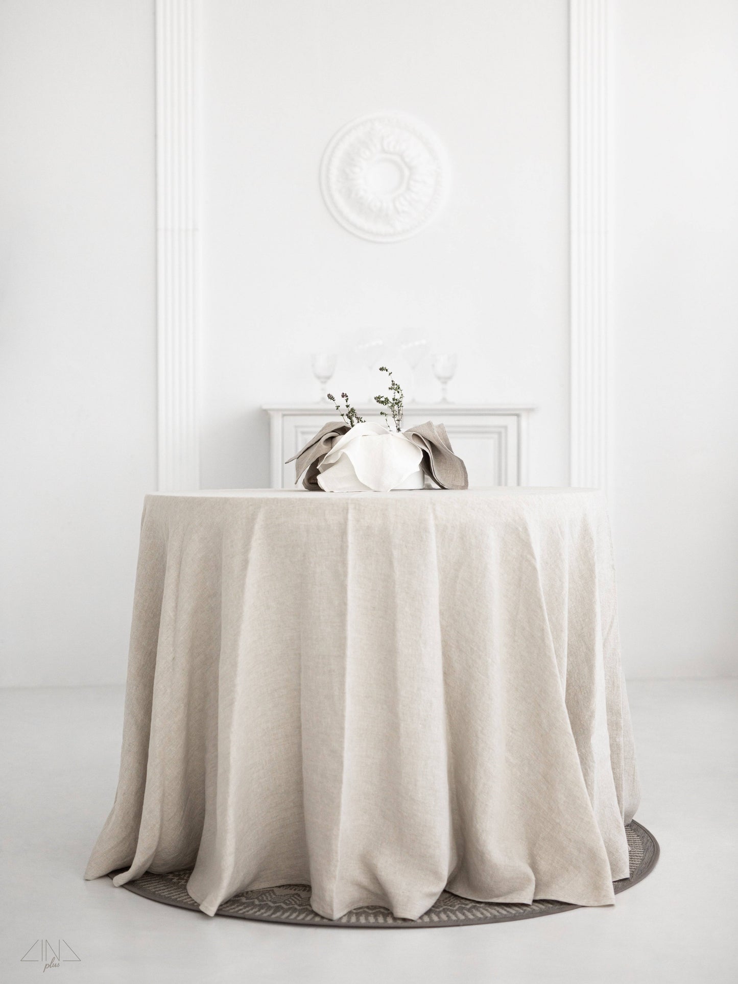 Round Linen Tablecloth in NEUTRAL