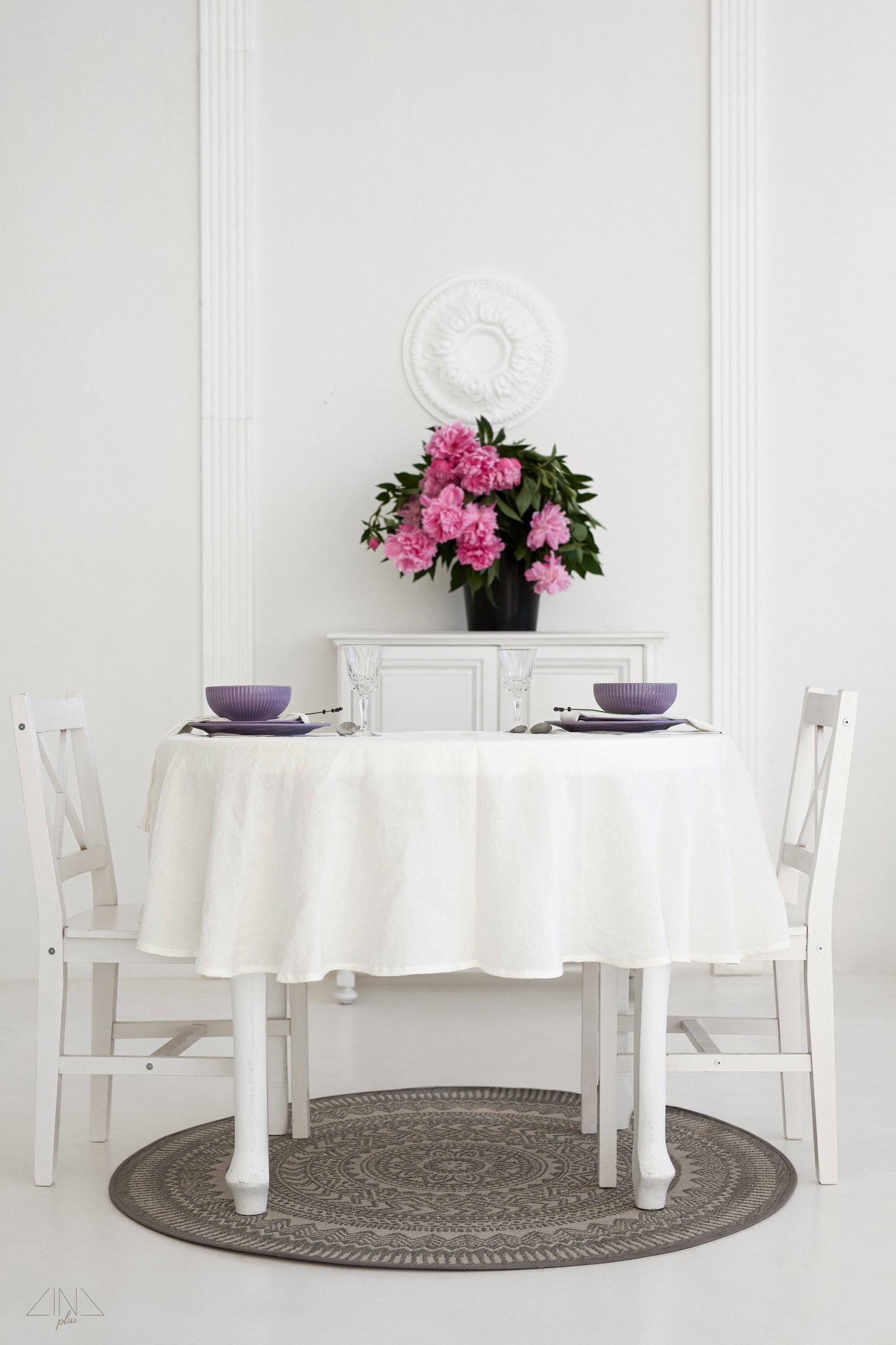 Round Linen Tablecloth in NEUTRAL