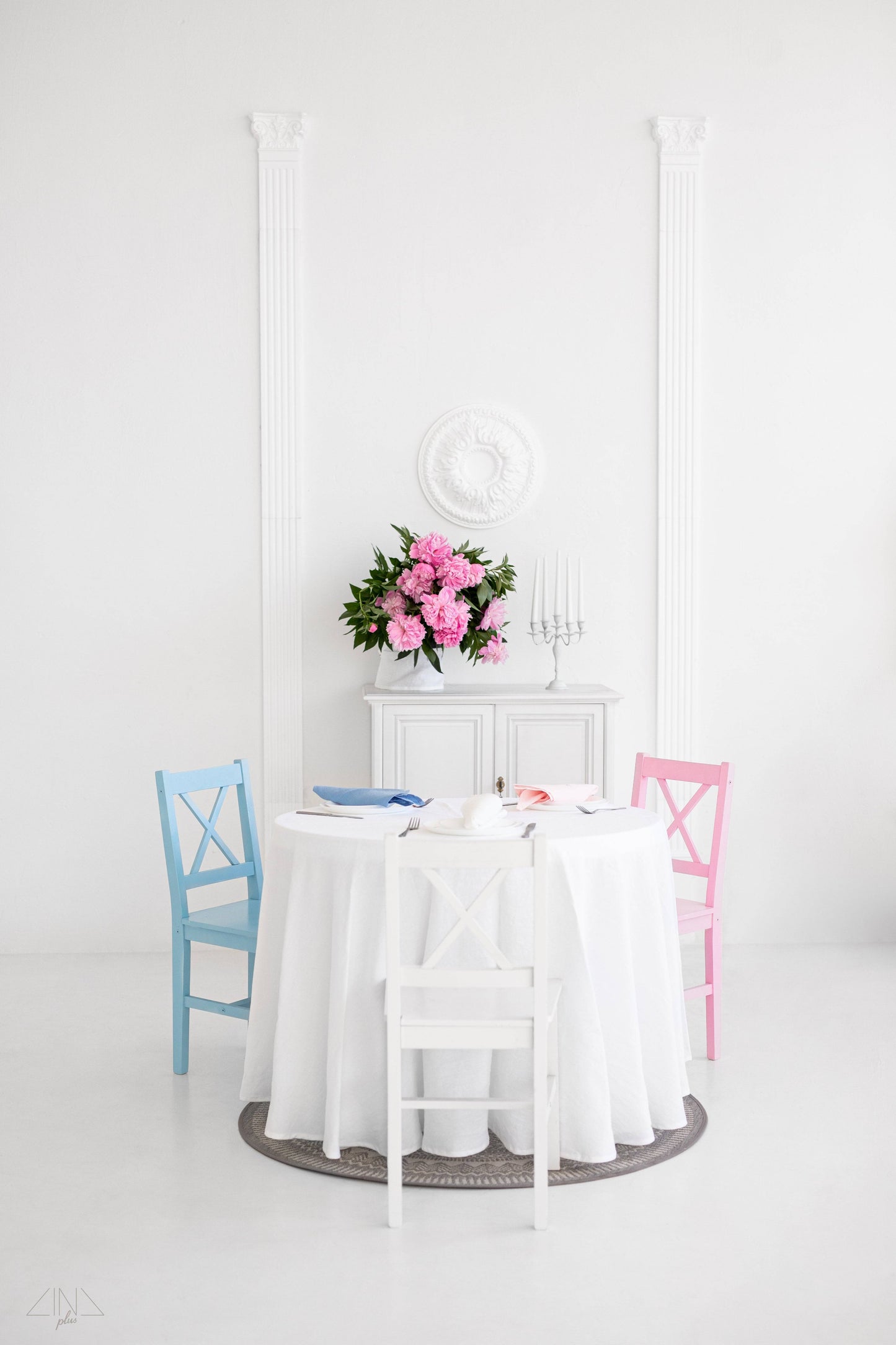 Round Linen Tablecloth in NEUTRAL