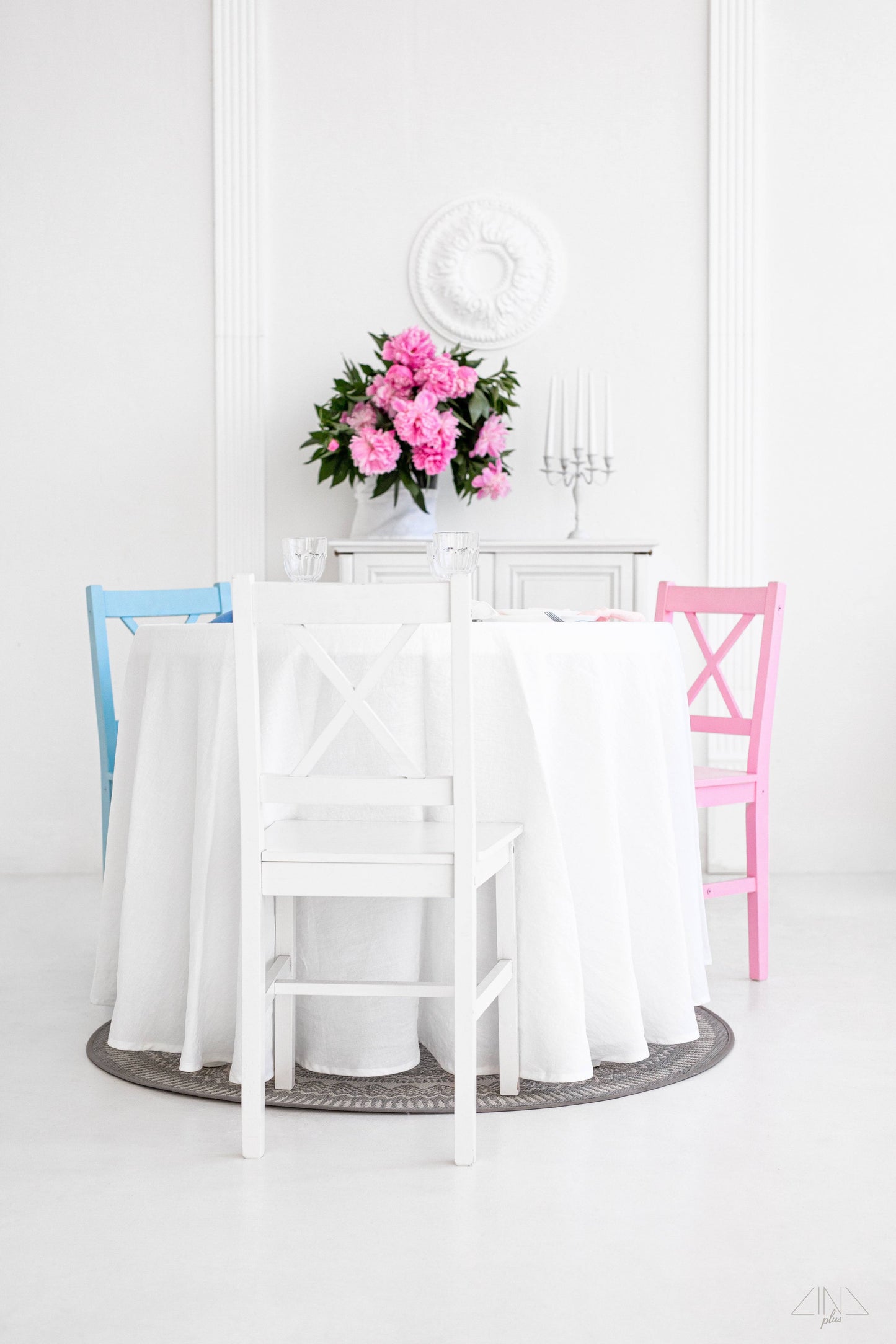 Round Linen Tablecloth in NEUTRAL