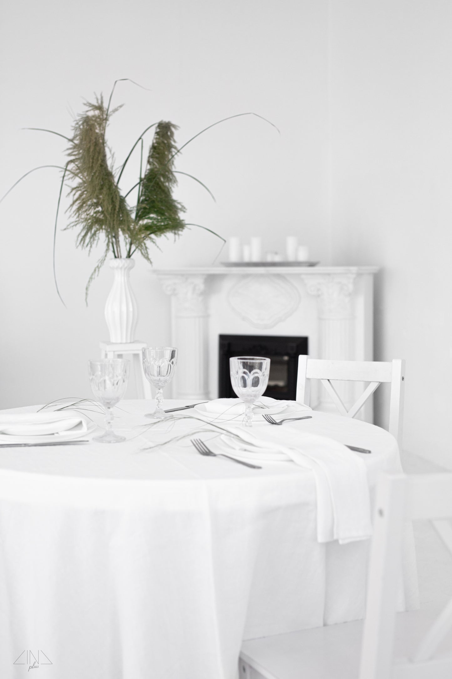 Linen Tablecloth & Napkins in NEUTRAL