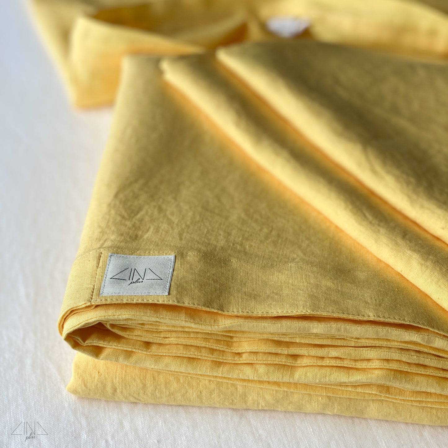 Medium Weight Linen Duvet Cover Set with Pillowcases in color Yellow Nectar.